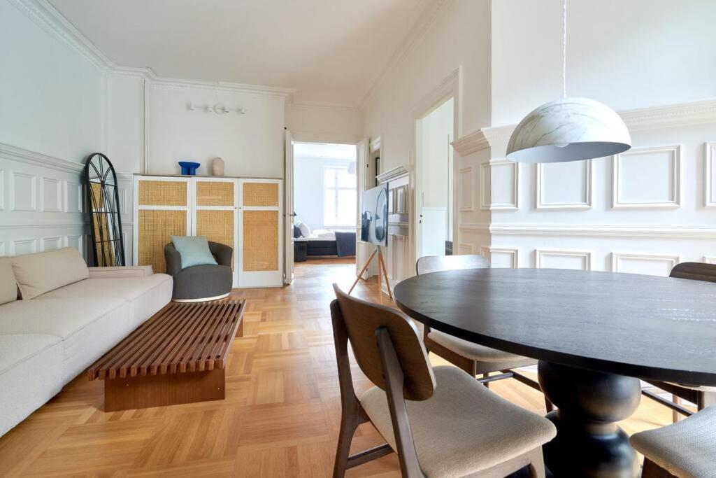 Lejlighed Spacious 3 Bedroom Manor Flat Next To Tivoli